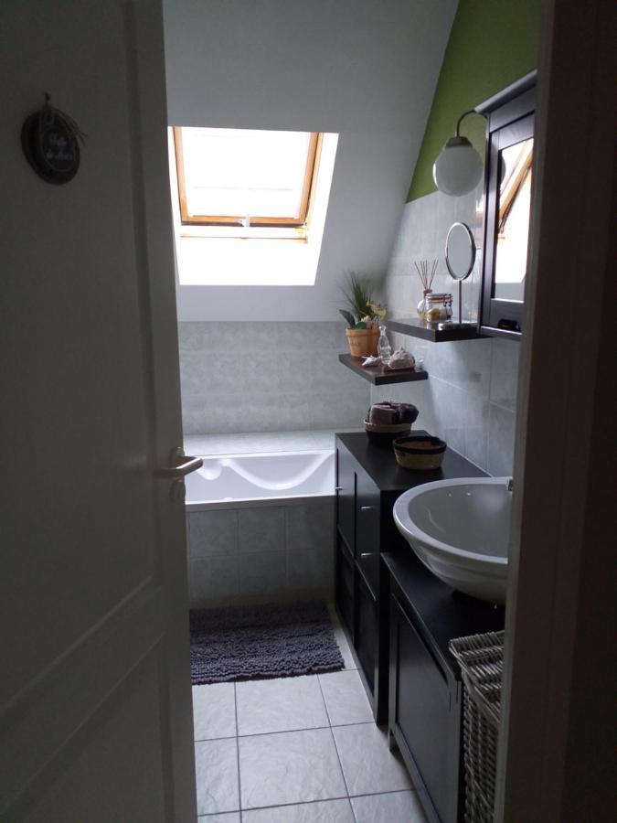 Chambre Climatisee Au Coeur De Brive Avec Televiseur Connecte Wifi Netflix 외부 사진